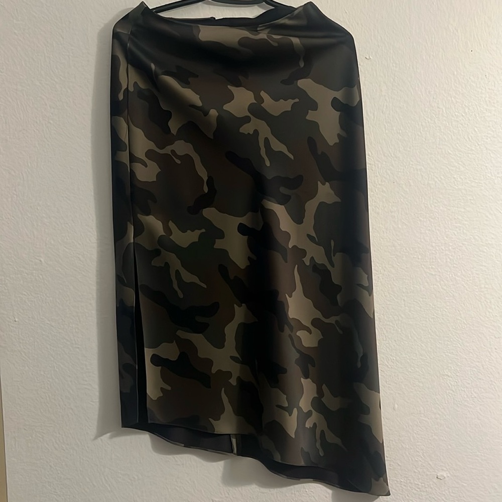 Alice + Olivia cameo skirt